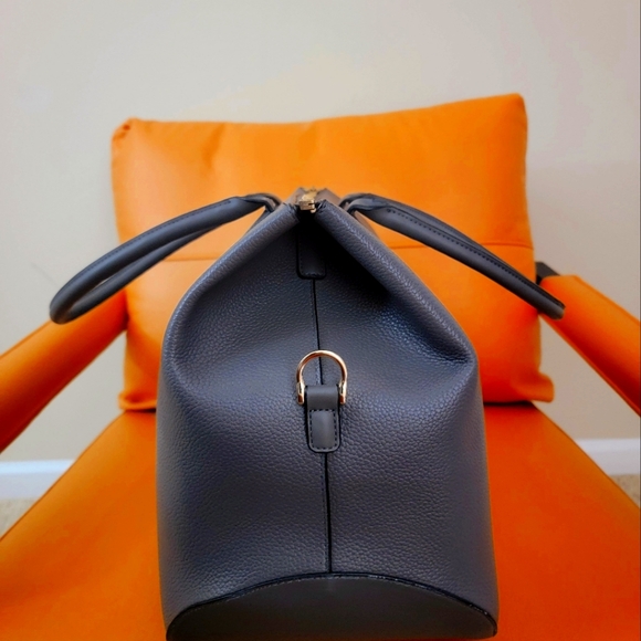 Women's Gray Leather Duffle / Purse / Bag - Picture 4 of 4